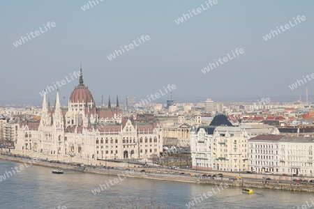 Budapest mit Donau u. Palament