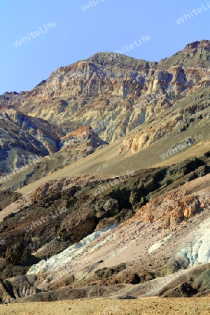 durch Mineralien verfaerbte Steine der Artist`s Palette, im Abendlicht, Death Valley Nationalpark, Kalifornien, USA
