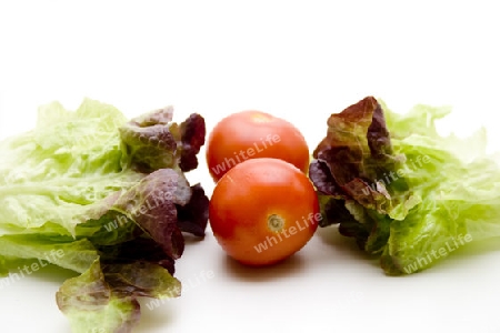 Tomaten mit Salat