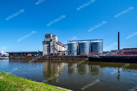 Getreidesilos im Hanauer Hafen