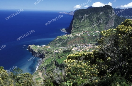 Das Dorf Faial an der Nordkueste auf der Blumeninsel Madeira, Portugal.  