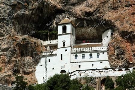Das Kloster Manastir Ostrog suedlich von Niksic in Montenegro im Balkan am Mittelmeer in Europa.