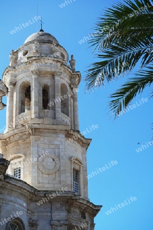 Kirchturm in Cadiz, Andalusien