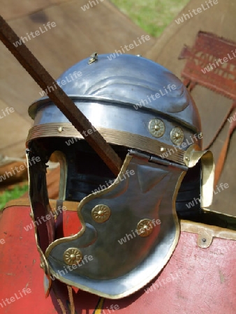 Nachbildung eines historischen Helmes. Detail einer R?stung