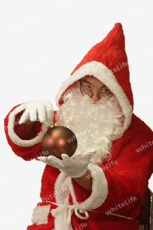 Nikolaus mit Weihnachtsschmuck