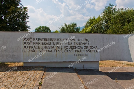 Gedenktafel vor der Slowakischen Nationalbibliothek in Martin