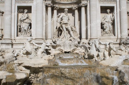 Rom - Fontana di Trevi durch