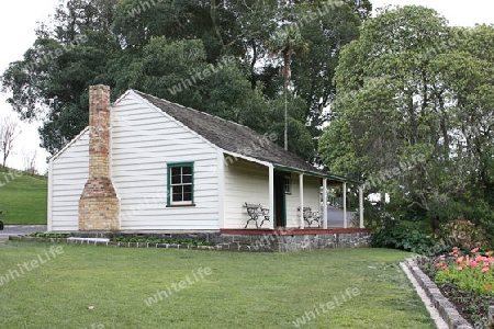 Historic Acacia Cottage