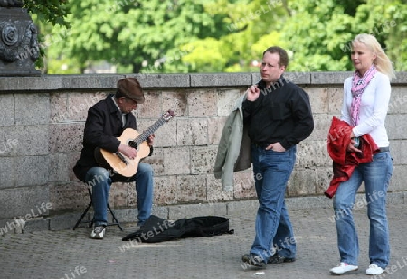 Strassenmusik in der Altstadt von Riga der Hauptstadt von Lettland