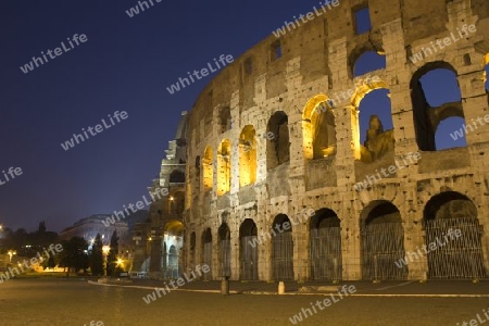Rom - Kolosseum durch die Nacht