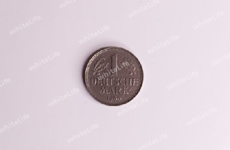Single 1 DMark coin of the no longer current currency Deutsche Mark from Germany