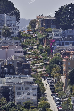 Lombard Street, die kruemmste Strasse Amerikas, San Francisco, Kalifornien, USA