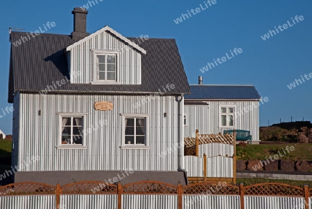 Der Westen Islands, graues Haus am Hafen von Stykkisholmur, im Norden der Halbinsel Sn?fellsnes