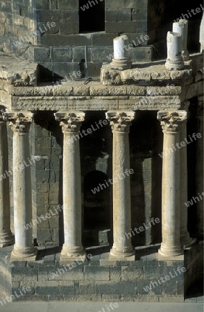 Die Ruine des Roemischen Theater in der Stadt Bosra im Sueden von Syrien im Nahen Osten.
