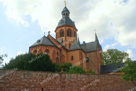 Basilika des Benediktinerklosters in Seligenstadt am Main in Hessen