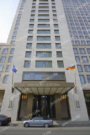 Eingangsbereich des neuen Waldorf Astoria Hotel im Geb?udekomplex  Zoofenster Berlin, Deutschland, Europa, oeffentlicherGrund