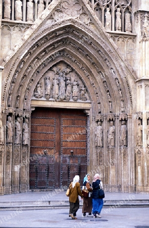 Der Haupteingang zur Catedral in der Innenstadt von Valencia