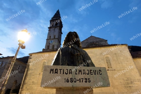 Das Zentrum der Altstadt von Persat in der inneren Bucht von Kotor am Mittelmeer  in Montenegro in Europa.  
