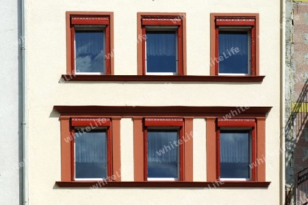 6 gleiche Fenster