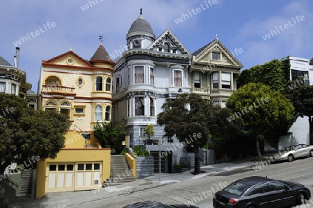 Haeuser im viktorianischen Stil in San Francisco, Kalifornien, USA