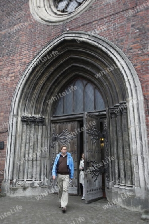 Ein Gang im Innenhof des Dom in der Altstadt in Riga, Lettland  