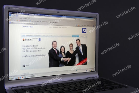 Website, Internetseite, Internetauftritt der Deutschen Bank auf Bildschirm von Sony Vaio  Notebook, Laptop