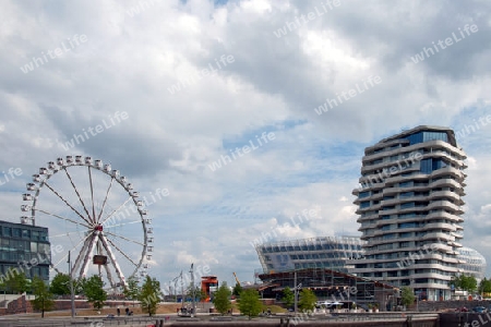 Hamburger Hafen 2012 ? Steiger Riesenrad und Marco Polo Tower