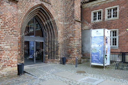 Eingang zum Meeresmuseum, Altstadt,   Hansestadt Stralsund, Unesco Weltkulturerbe, Mecklenburg Vorpommern, Deutschland, Europa, oeffentlicherGrund