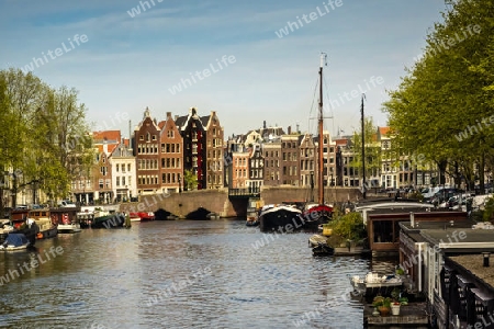 Amsterdam. Waalseilandsgracht mit Blick auf Kromme Waal