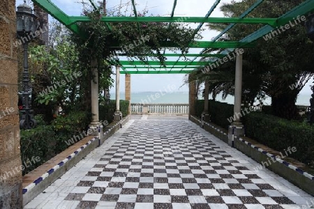 Park an der Uferpromenade, Cadiz