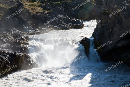 Der Nordosten Islands, der Flu? Skjalfandaflj?t hinter dem Wasserfall Godafoss (G?tterwasserfall) 