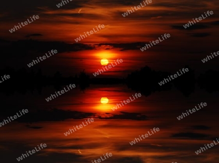Sonnenuntergang, Symmetrische Impressionen aus Falkensee (Brandenburg) vom 1. September 2012, Deutschland