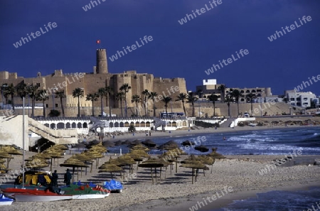 Das Ribat Kloster in der Altstadt oder Medina von Monastir am Mittelmeer  in Tunesien in Nordafrika.  