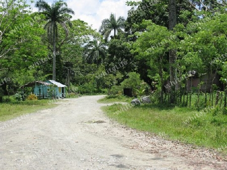 Dominikanische Republik,Schotterweg in der Bergregion