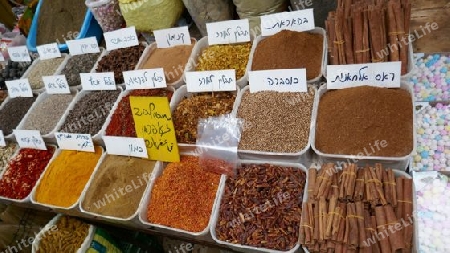 Gewürze auf dem Markt in Akkon, Israel