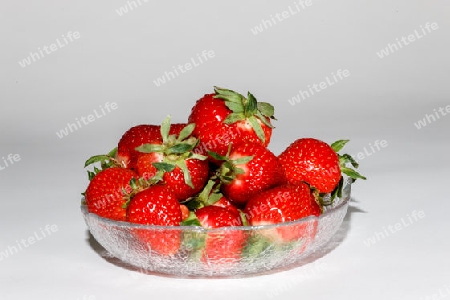 Eine Schale mit Erdbeeren,A bowl of strawberries