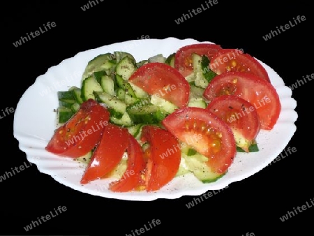 Tomatensalat mit Gurken