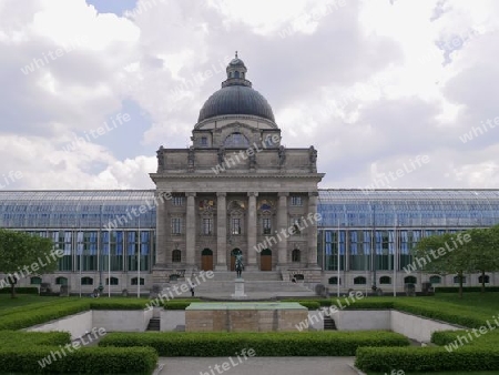 M?nchen - Blick vom Hofgarten auf die Staatskanzlei
