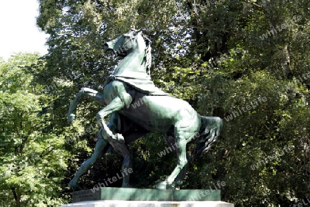 pferdestatue aus bronze
