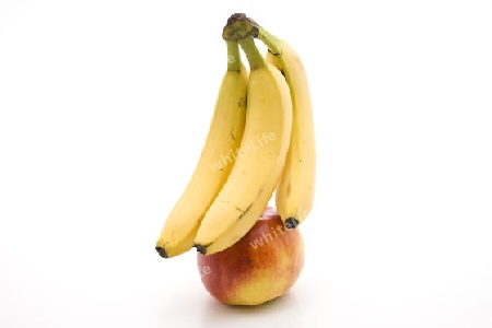 Frische Bananen mit Apfel