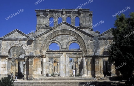 Die Ruine der Basilika von Deir Samaan oder Simeonskloster bei Aleppo im Norden von Syrien im Nahen Osten.  