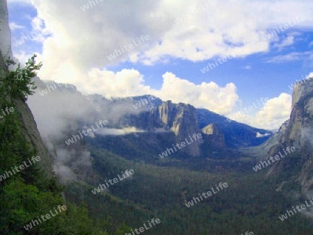 Yosemite Valley Overlook