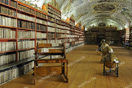 Globen, sehr alte B?cher, Bibliothek, Saal der Theologie, Kloster Strahov, Hradschin, Prag, Tschechien, Tschechische Republik