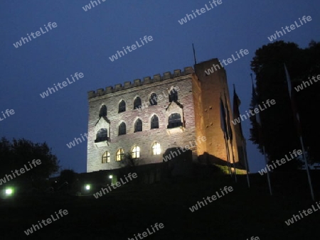 Hambacher Schloss bei Nacht