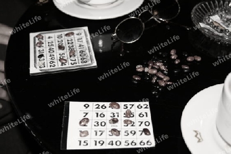 Bingo mit Kaffeebohnen