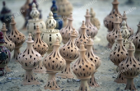 Keramik Toepfe in einer Toepferei auf der Insel Jierba im Sueden von Tunesien in Nordafrika. 