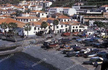 Das Fischerdorf Camara de Lobos auf der Insel Madeira im Atlantischen Ozean