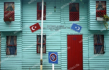 Ein traditionelles Holzhaus im Stadtteil Sultanahmet in Istanbul in der Tuerkey