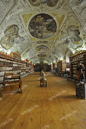 Globen, sehr alte B?cher, Bibliothek, Saal der Theologie, Kloster Strahov, Hradschin, Prag, Tschechien, Tschechische Republik