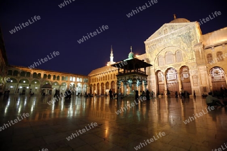 Die Umayyad Moschee mitten im Souq oder Markt in der Altstadt von Damaskus, Syrien 